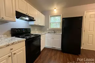 206 W 15th St, Newton, NC 28658 - Photo 5