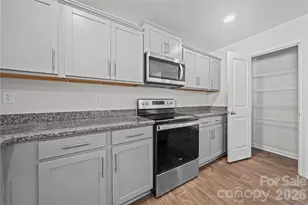 2121 Allium Dr, Charlotte, NC 28216 - Photo 11