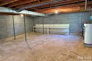 1466 Peaceful Valley Dr, Hickory, NC 28602 - Photo 25