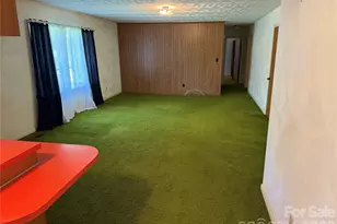 1466 Peaceful Valley Dr, Hickory, NC 28602 - Photo 7