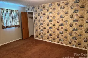 1466 Peaceful Valley Dr, Hickory, NC 28602 - Photo 21