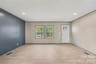 154 Silhouette Ln, Statesville, NC 28625 - Photo 5