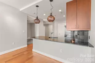 333 W Trade St, Charlotte, NC 28202 - Photo 13