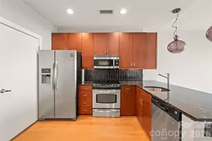 333 W Trade St, Charlotte, NC 28202 - Photo 9