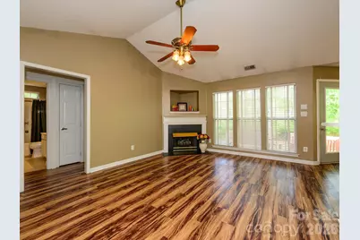 9005 Shenington Place, Charlotte, NC 28216 - Photo 9