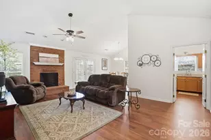 1539 Bear Mountain Rd, Charlotte, NC 28214 - Photo 3