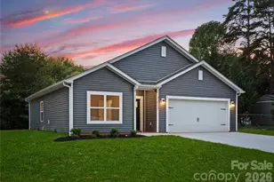 2807 17 St Ct NE, Hickory, NC 28601 - Photo 1