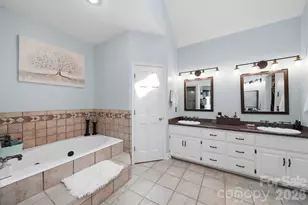 401 Stonecroft Dr, Lenoir, NC 28645 - Photo 11