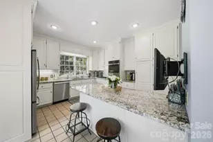 401 Stonecroft Dr, Lenoir, NC 28645 - Photo 3