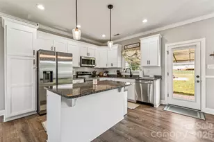 105 E Dundee Ct, Statesville, NC 28625 - Photo 15