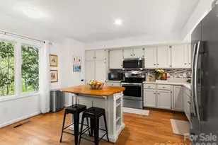 26 Autumn Ridge Ln, Asheville, NC 28803 - Photo 5