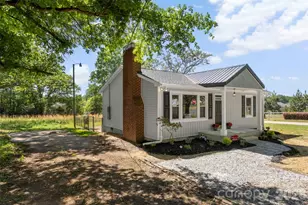 739 Kings Mountain St, Clover, SC 29710 - Photo 3
