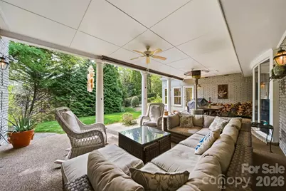 935 19th Avenue NW, Hickory, NC 28601 - Photo 9