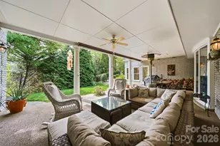 935 19th Ave NW, Hickory, NC 28601 - Photo 9