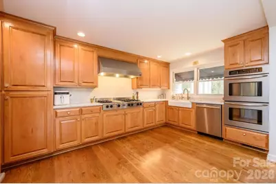 935 19th Avenue NW, Hickory, NC 28601 - Photo 21