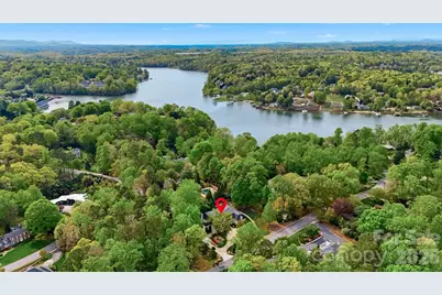 935 19th Avenue NW, Hickory, NC 28601 - Photo 45