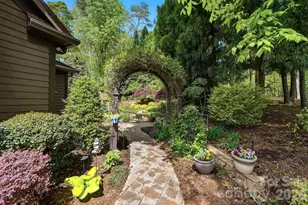 2748 Trent Dr NE, Conover, NC 28613 - Photo 3