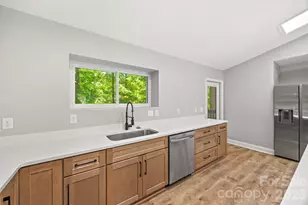 204 Swamp Fox Dr, Fort Mill, SC 29715 - Photo 11