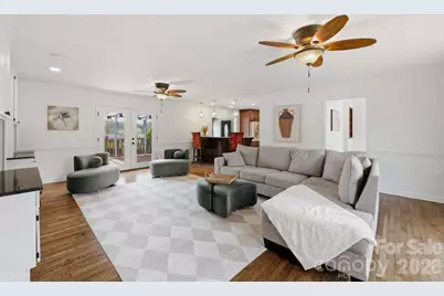 3811 Pinecrest Drive NE, Hickory, NC 28601 - Photo 15
