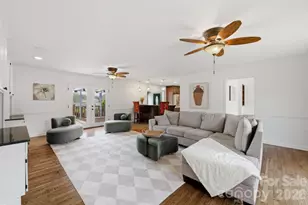 3811 Pinecrest Dr NE, Hickory, NC 28601 - Photo 15