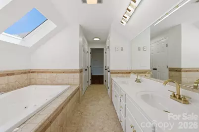 3811 Pinecrest Drive NE, Hickory, NC 28601 - Photo 23