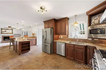 3811 Pinecrest Drive NE, Hickory, NC 28601 - Photo 7