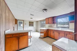 2432 Grapevine Rd, Marshall, NC 28753 - Photo 5