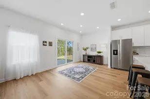 2076 Sunflower Cir, Newton, NC 28658 - Photo 7