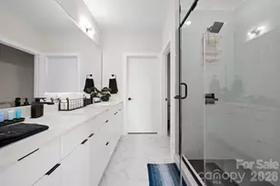 223 Freeland Ln, Charlotte, NC 28217 - Photo 17