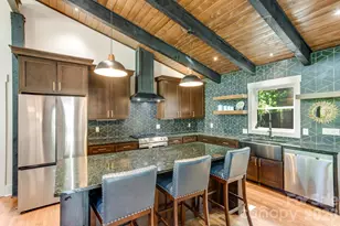 90 Summit St, Waynesville, NC 28786 - Photo 15