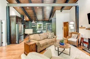 90 Summit St, Waynesville, NC 28786 - Photo 11