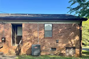 3633 Driftwood Dr, Charlotte, NC 28205 - Photo 13