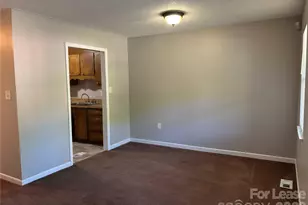 3633 Driftwood Dr, Charlotte, NC 28205 - Photo 5