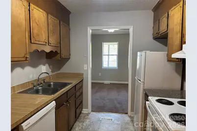 3633 Driftwood Drive, Charlotte, NC 28205 - Photo 9