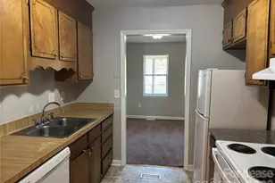 3633 Driftwood Dr, Charlotte, NC 28205 - Photo 9