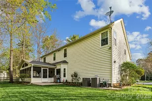 5507 Tullamore Ln, Charlotte, NC 28269 - Photo 3