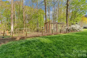 5507 Tullamore Ln, Charlotte, NC 28269 - Photo 7