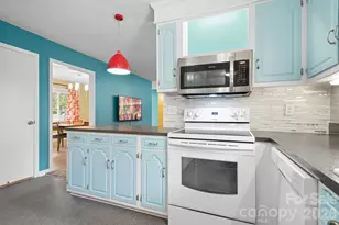 676 Sunridge Dr, Lincolnton, NC 28092 - Photo 9