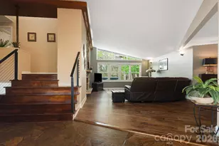 87 W Oakview Rd, Asheville, NC 28806 - Photo 3