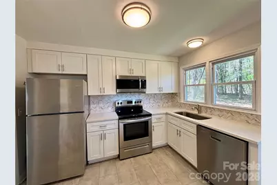 20 White Squirrel Lane, Hendersonville, NC 28739 - Photo 11