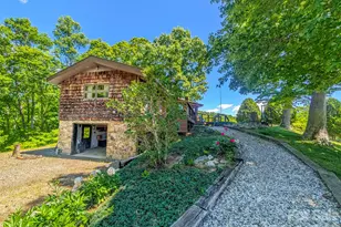 572 Pleasant Valley Rd, Burnsville, NC 28714 - Photo 5