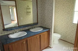 2400 Skyview Ln, Lincolnton, NC 28092 - Photo 7