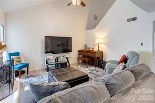 6608 Point Comfort Ln, Charlotte, NC 28226 - Photo 5