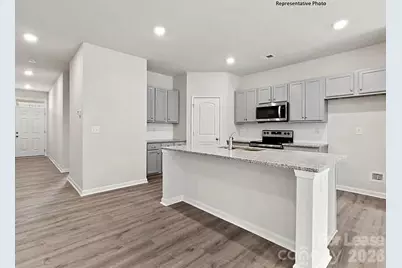 3352 Bluff Hill Lane, Charlotte, NC 28215 - Photo 5