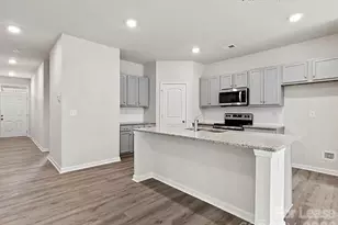 3352 Blf Hl Ln, Charlotte, NC 28215 - Photo 5