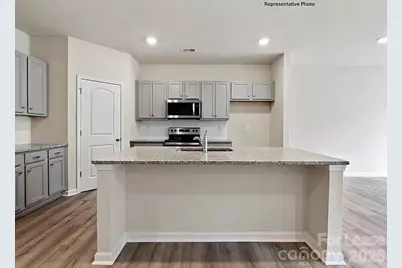 3352 Bluff Hill Lane, Charlotte, NC 28215 - Photo 7