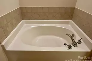 10914 Casetta Dr, Matthews, NC 28105 - Photo 11