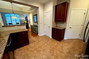 10914 Casetta Dr, Matthews, NC 28105 - Photo 5