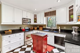 715 Laurel Ave, Black Mountain, NC 28711 - Photo 21