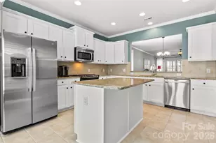 8080 Crater Lake Dr, Fort Mill, SC 29707 - Photo 5